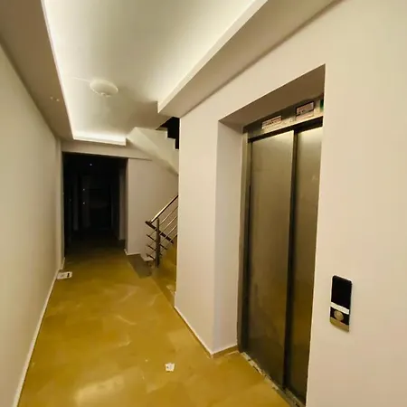 Sahile 100 Metre Sifir Esyali Ferah Daire